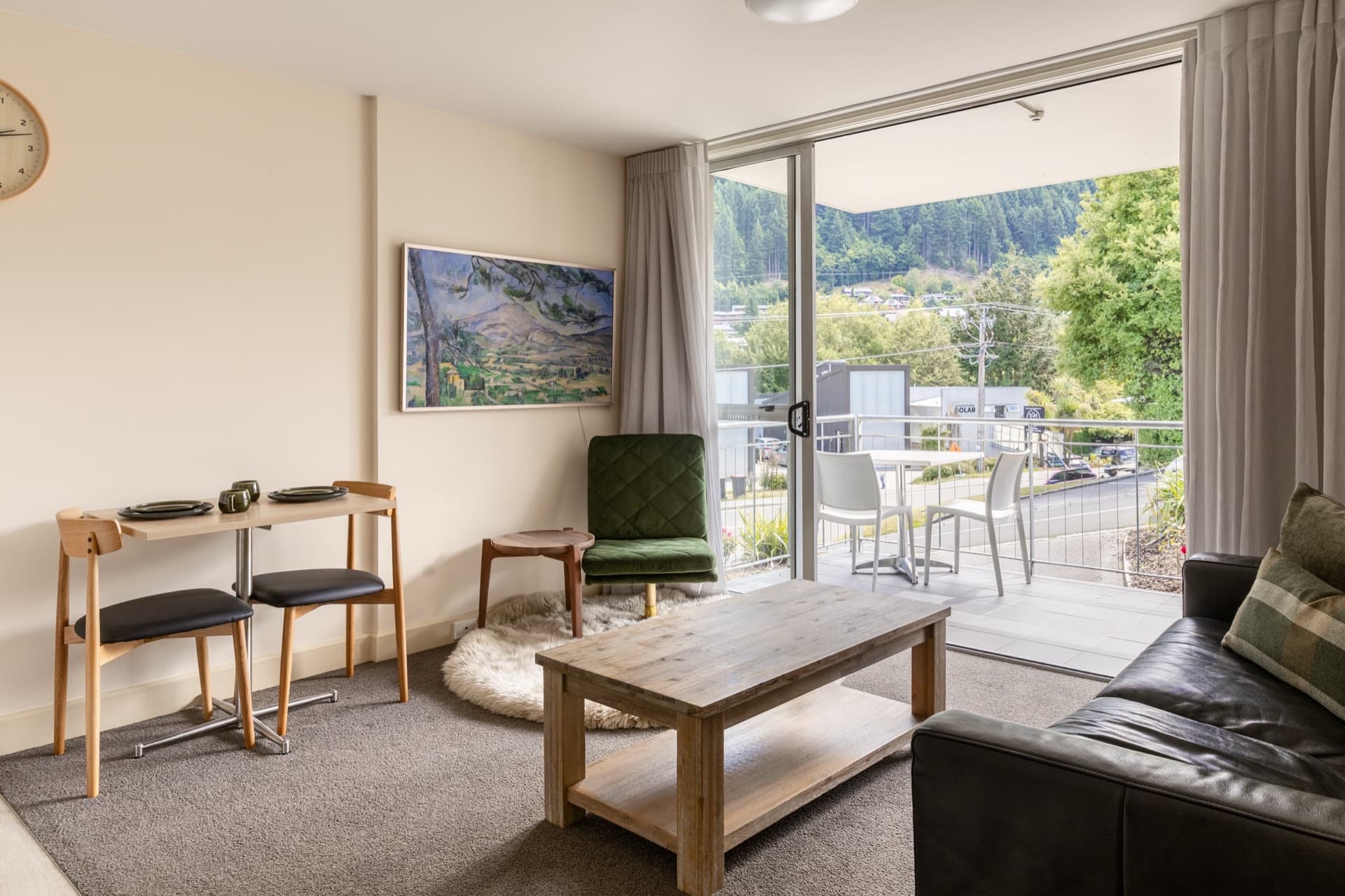 Central Apartment, Gorge Road