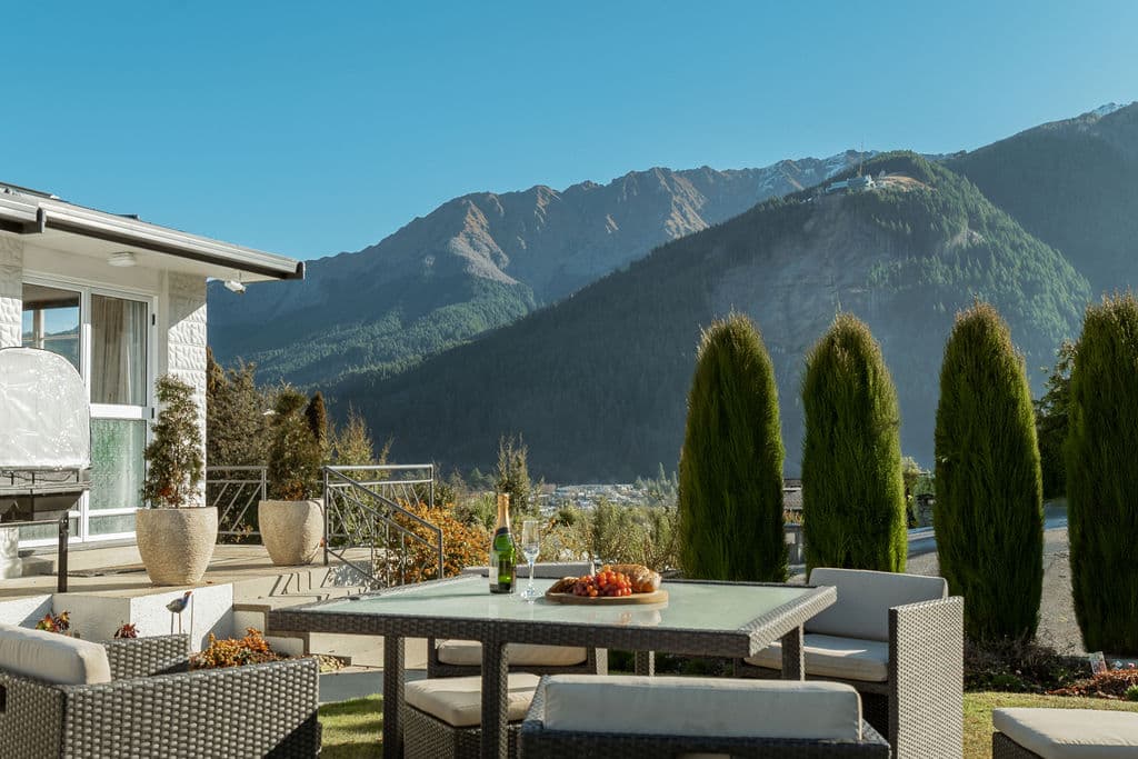 Outdoor dining terrace